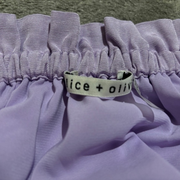 Alice +Olivia top - Picture 2 of 4